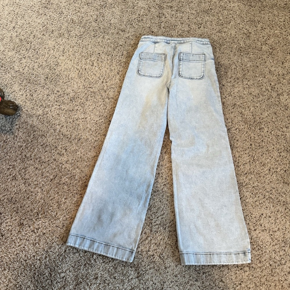 Lauren Conrad LC Super High-Rise Flare Wide Leg Jeans Woman's 8 - Picture 2 of 11